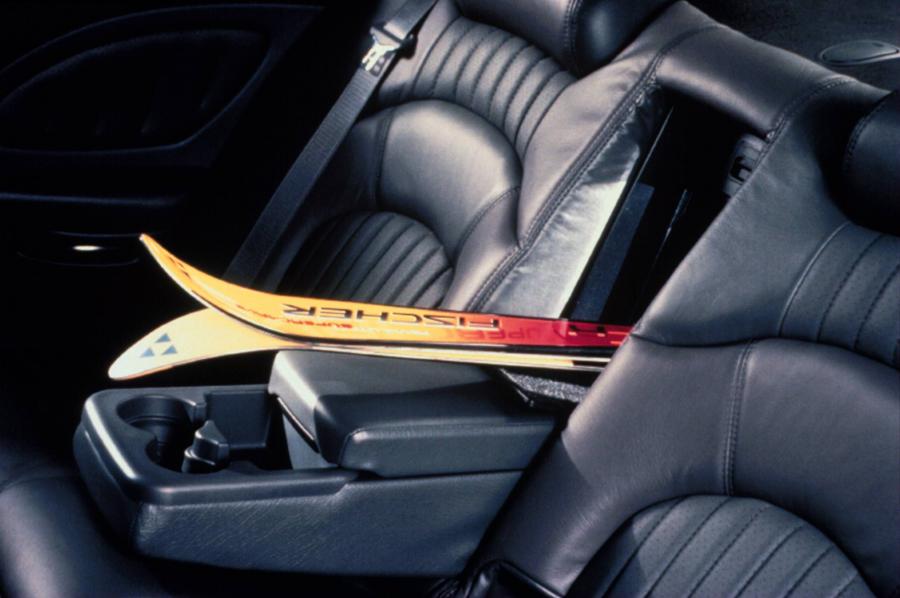  Pontiac Bonneville 2000 года  (фото 16 из 21)